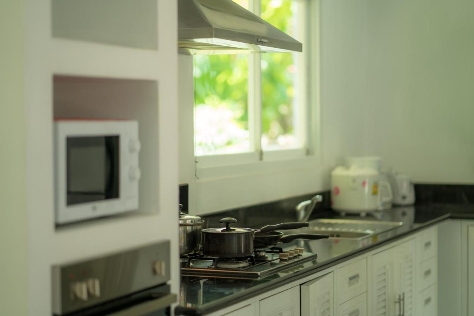 Chalong - 4 Bedroom Private Pool Villa - Phuket シャロン 部屋 写真